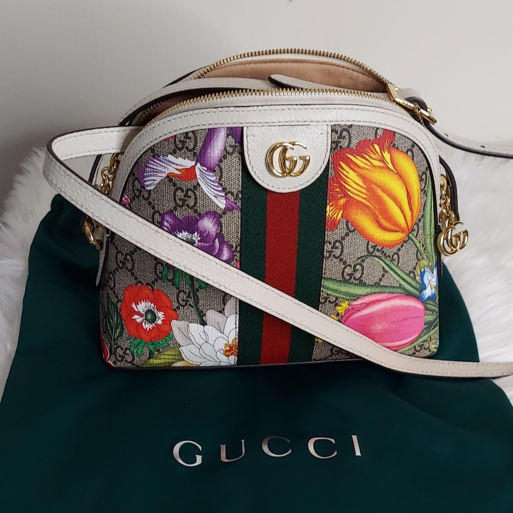 Authentic Like New Gucci GG Supreme Flora  Ophida  small shoulder bag